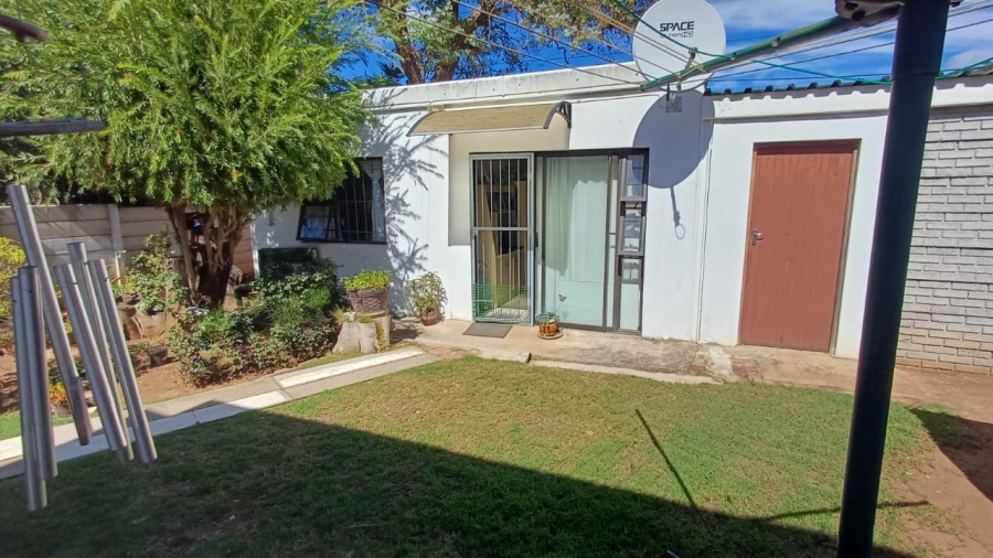 5 Bedroom Property for Sale in Vanes Estate Eastern Cape